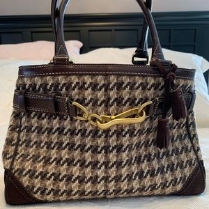 Vintage Coach houndstooth bag w/matching wristlet